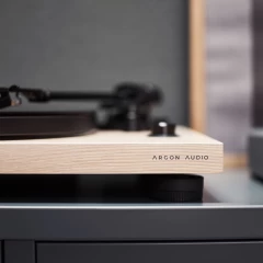ARGON AUDIO TT-3 Ash Ortofon OM 5E VINILA PLAŠU ATSKAŅOTĀJS
