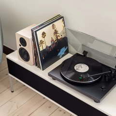 ARGON AUDIO TT-3 Black Ortofon OM 5E VINILA PLAŠU ATSKAŅOTĀJS