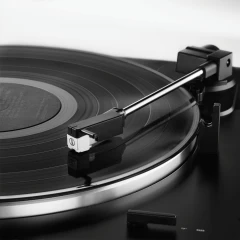 Audio-Technica AT-LP60XBT Black Bluetooth® VINILA PLAŠU ATSKAŅOTĀJS