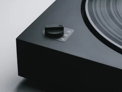 PRO-JECT A2 (2M RED) BLACK VINILA PLAŠU ATSKAŅOTĀJS