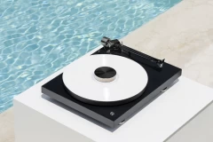 PRO-JECT Debut PRO Black VINILA PLAŠU ATSKAŅOTĀJS