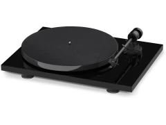 PRO-JECT E1 (OM5e) BLACK VINILA PLAŠU ATSKAŅOTĀJS