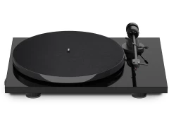 PRO-JECT E1 (OM5e) BLACK VINILA PLAŠU ATSKAŅOTĀJS