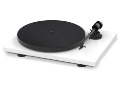 PRO-JECT E1 (OM5e) WHITE VINILA PLAŠU ATSKAŅOTĀJS