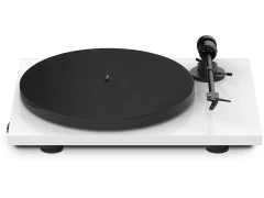 PRO-JECT E1 (OM5e) WHITE VINILA PLAŠU ATSKAŅOTĀJS