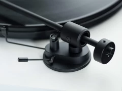PRO-JECT PRIMARY E PHONO (OM NN) WHITE VINILA PLAŠU ATSKAŅOTĀJS