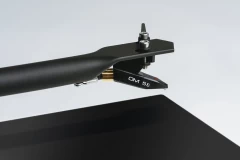 PRO-JECT T1 PHONO SB Piano OM5e VINILA PLAŠU ATSKAŅOTĀJS