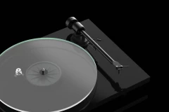 PRO-JECT T1 Piano OM5e Black VINILA PLAŠU ATSKAŅOTĀJS