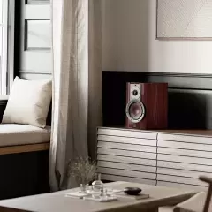 DALI RUBIKORE 2 HIGH GLOSS MAROON Plaukta akustiskā sistēma