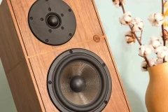 REVIVAL AUDIO ATALANTE 3 WALNUT Plaukta akustiskā sistēma