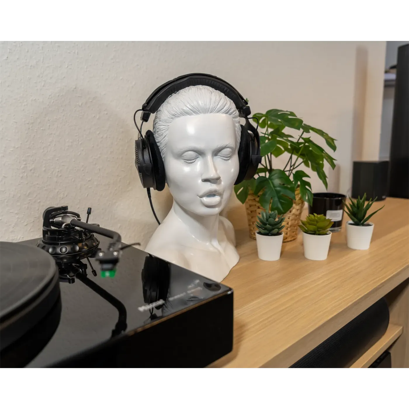 OEHLBACH Art. No. 35440 In Fascenatio Headphone stand AKSESUĀRI AUSTIŅĀM