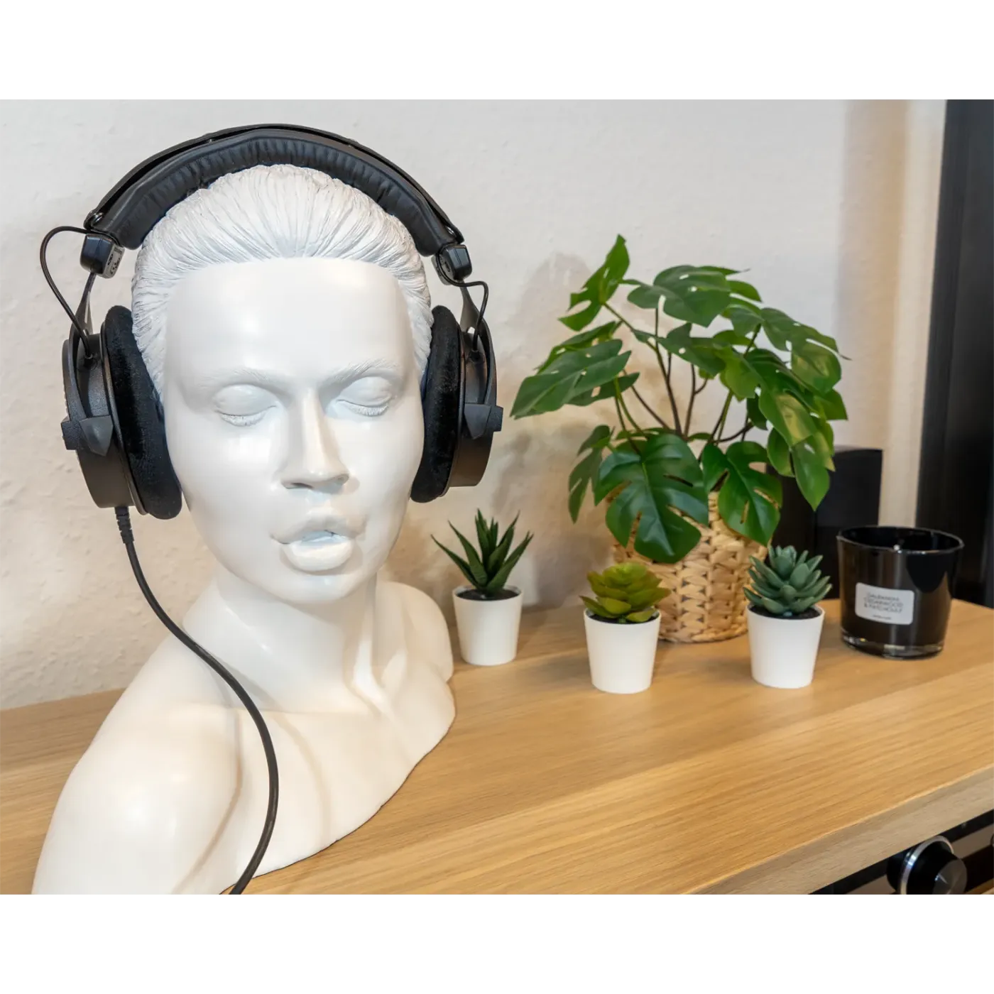 OEHLBACH Art. No. 35440 In Fascenatio Headphone stand AKSESUĀRI AUSTIŅĀM
