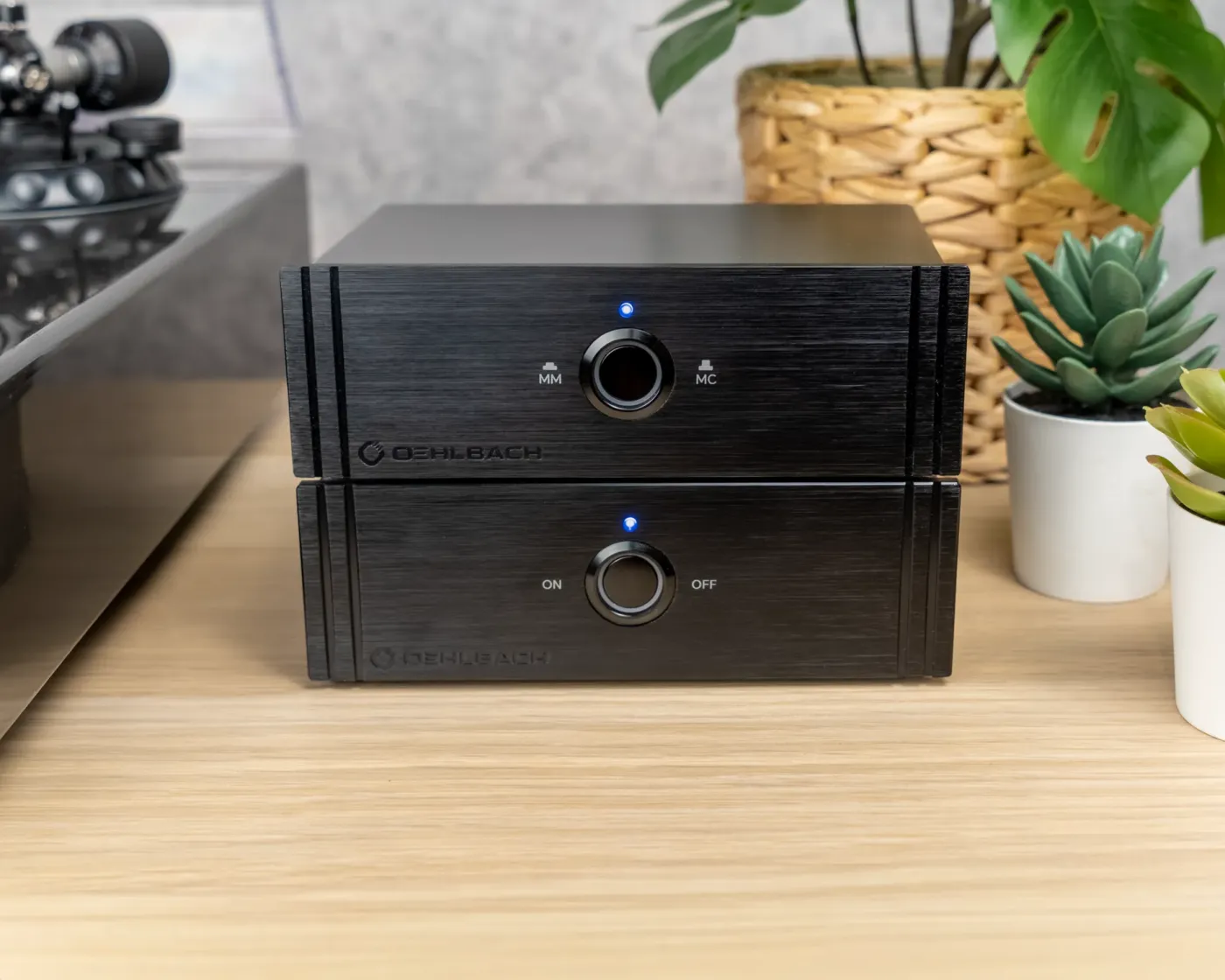 OEHLBACH Art. No. 13905 Twin Amp Ultra Phono Pre-Amp MM/MC AKSESUĀRI VINILA ATSKAŅOTĀJAM