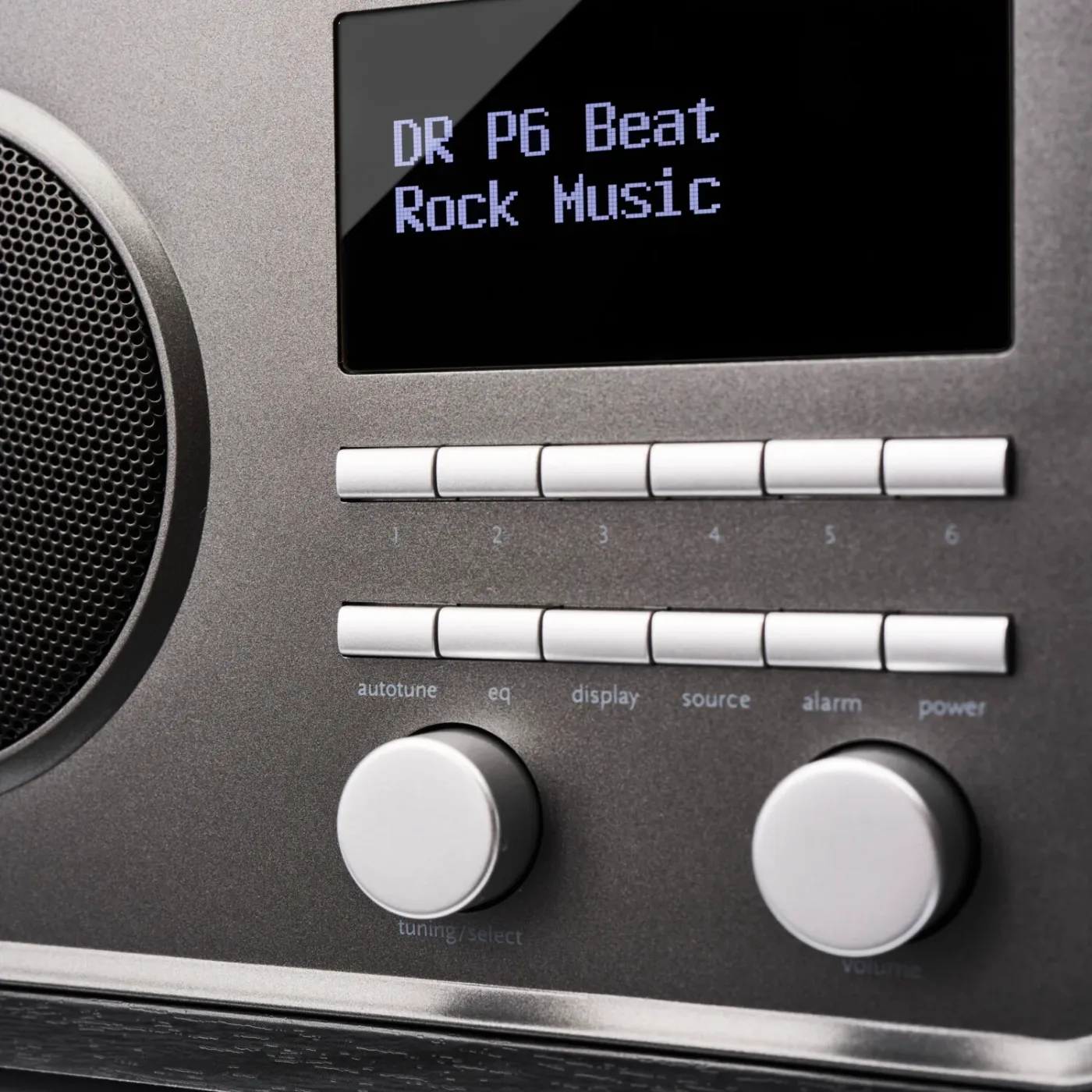 ESSENTIALS RADIO 1 BLACK (PVC) DAB+ / FM RADIO